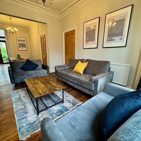 Large Citycentre Townhouse & Hot Tub, Pool Table And Offroad Parking Cardiff Dış mekan fotoğraf