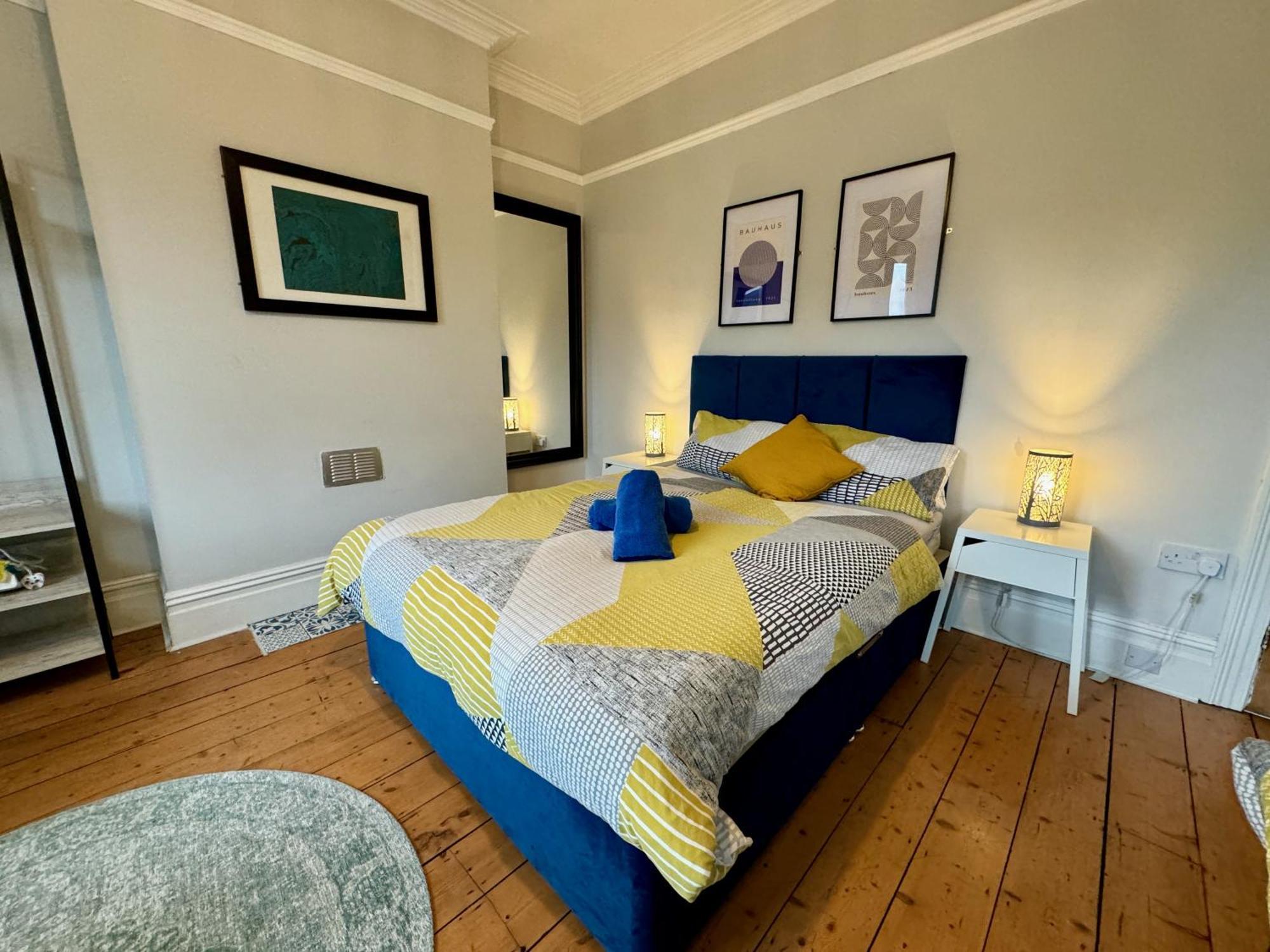 Large Citycentre Townhouse & Hot Tub, Pool Table And Offroad Parking Cardiff Dış mekan fotoğraf
