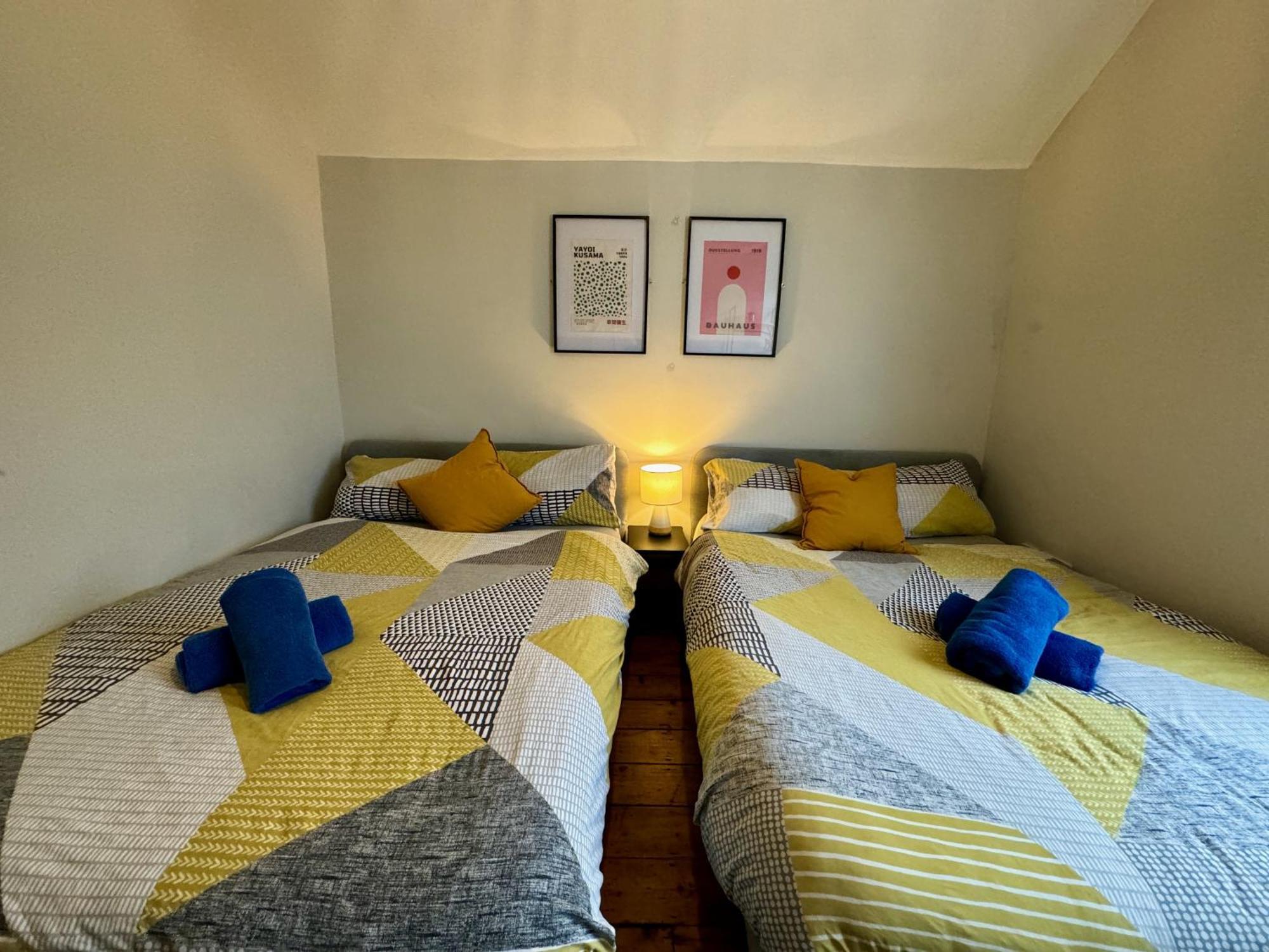 Large Citycentre Townhouse & Hot Tub, Pool Table And Offroad Parking Cardiff Dış mekan fotoğraf