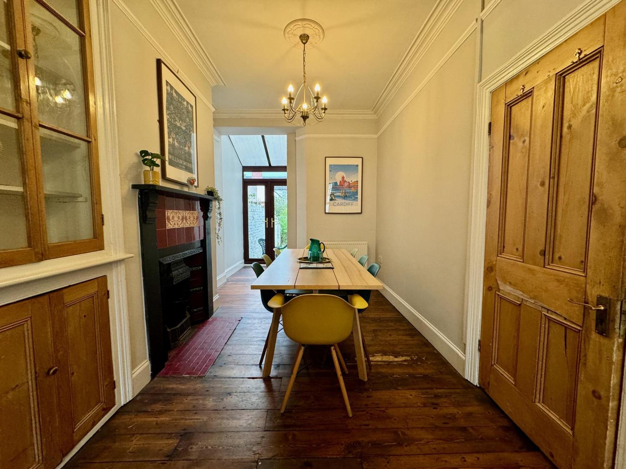 Large Citycentre Townhouse & Hot Tub, Pool Table And Offroad Parking Cardiff Dış mekan fotoğraf