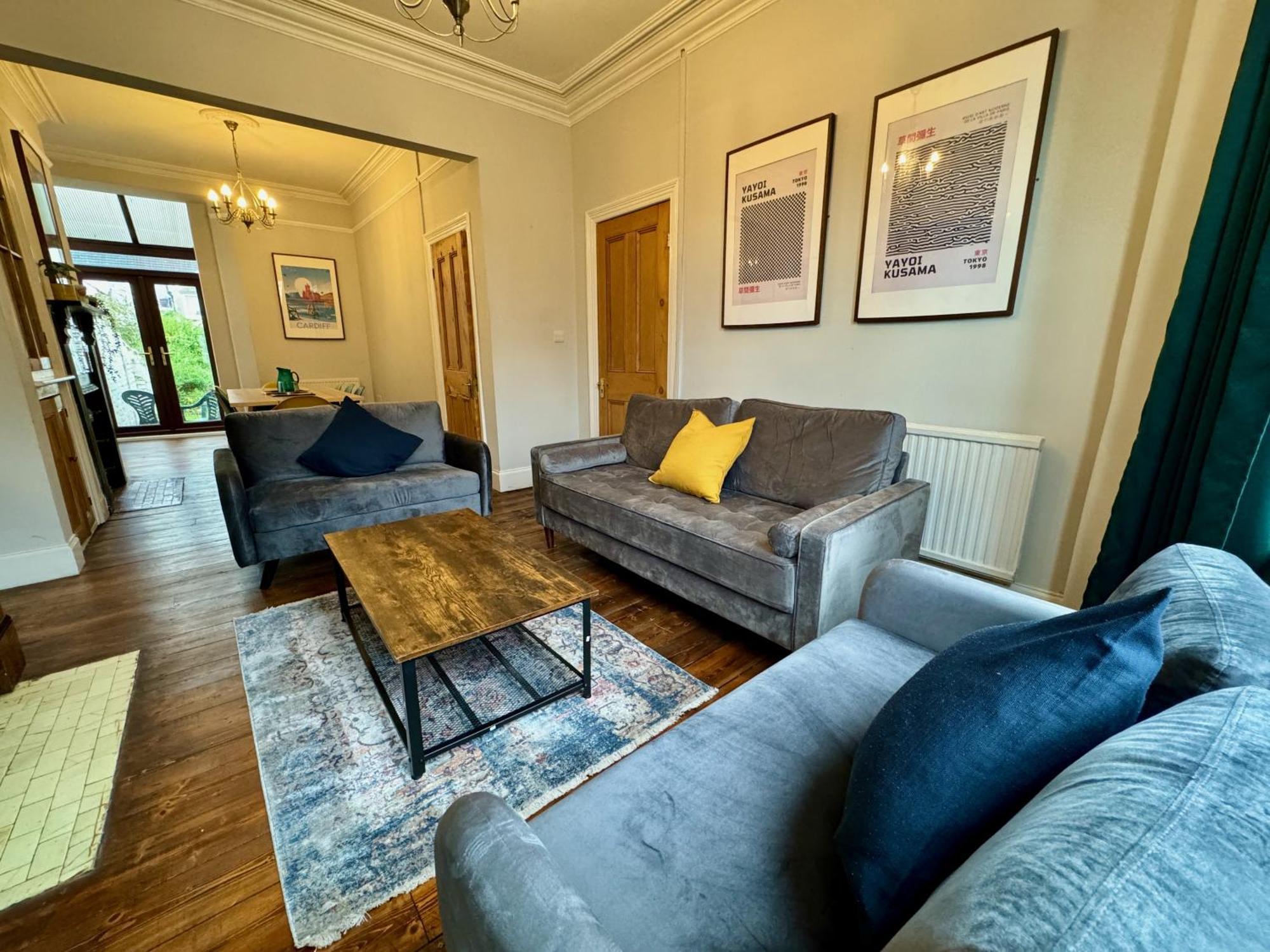 Large Citycentre Townhouse & Hot Tub, Pool Table And Offroad Parking Cardiff Dış mekan fotoğraf