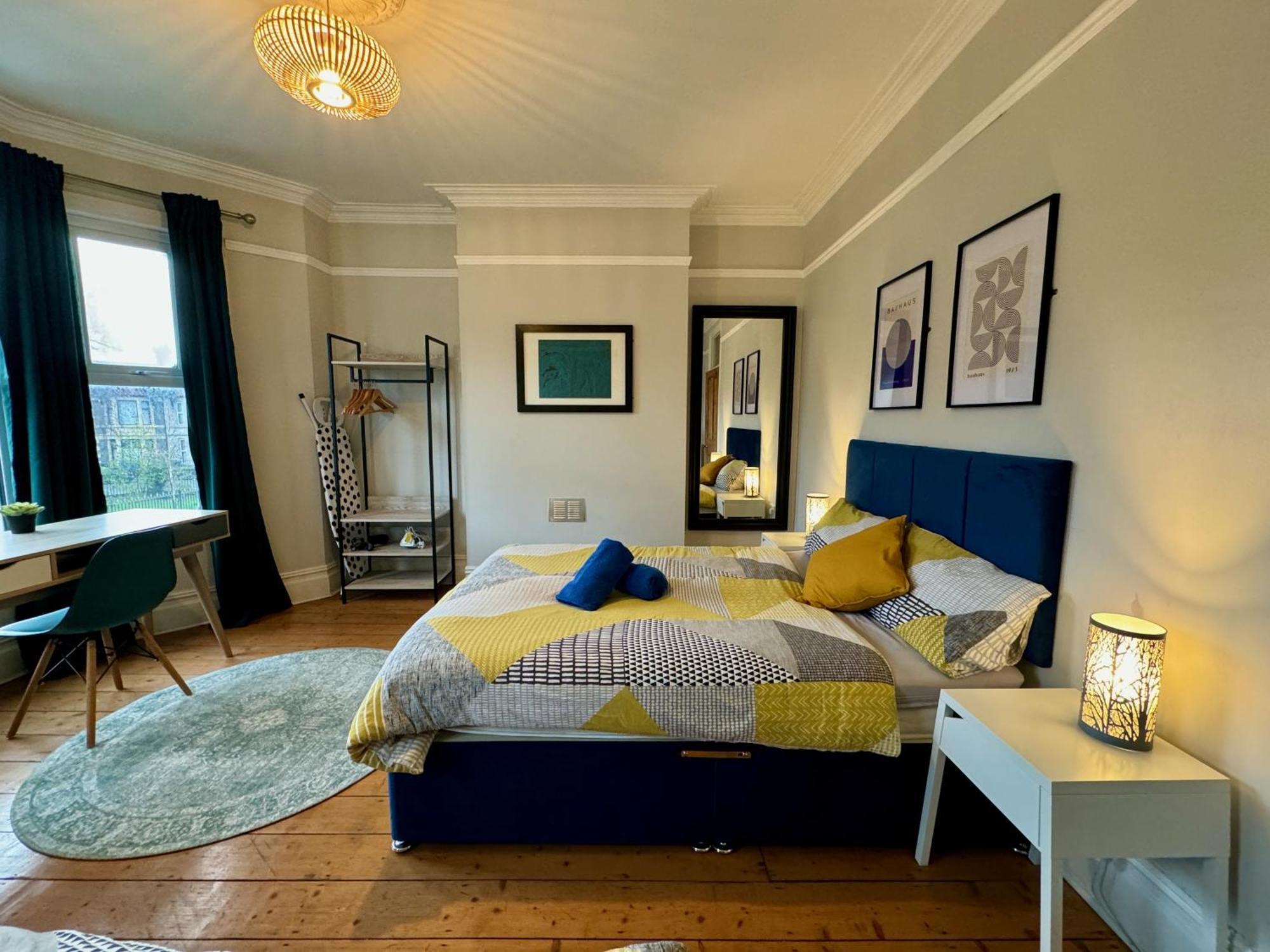 Large Citycentre Townhouse & Hot Tub, Pool Table And Offroad Parking Cardiff Dış mekan fotoğraf