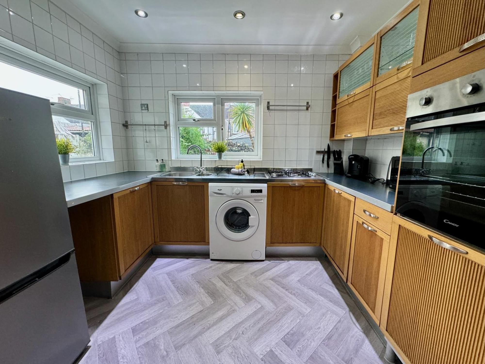 Large Citycentre Townhouse & Hot Tub, Pool Table And Offroad Parking Cardiff Dış mekan fotoğraf