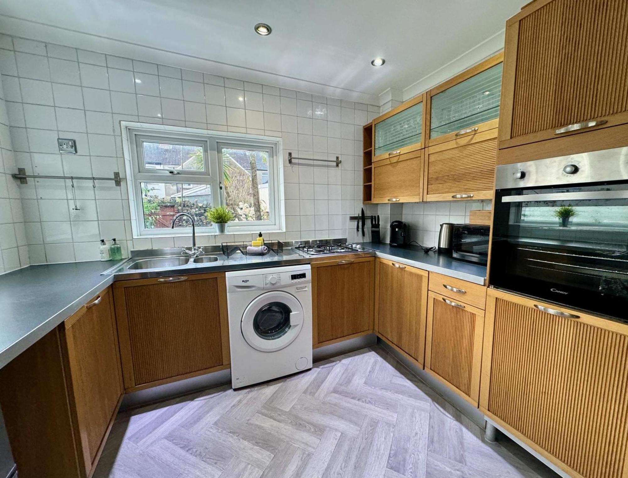 Large Citycentre Townhouse & Hot Tub, Pool Table And Offroad Parking Cardiff Dış mekan fotoğraf